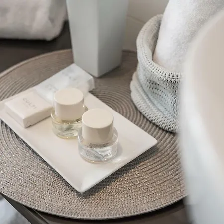 Emilia Life 公寓 *